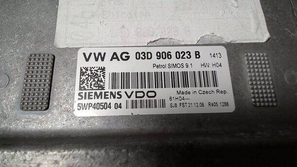 Foto: STEUERGERÄT EINSPRITZUNG/ MOTORSTEUERGERÄT eines VW Fox 1.2 L