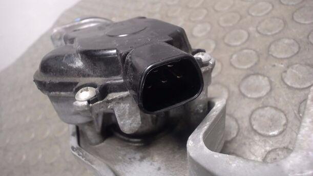Foto: SCHEIBENWISCHERMOTOR VORN eines Mazda 2 1.5 L