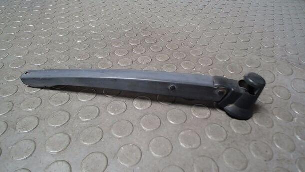 Foto: SCHEIBENWISCHERARM HINTEN eines VW Fox 1.2