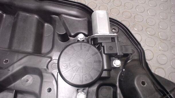 Foto: FENSTERHEBER ELEKTRISCH VORNE LINKS eines Mazda 2 1.5