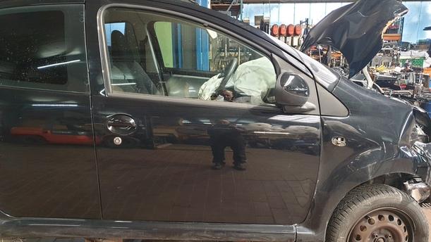 Foto: TÜR VORNE RECHTS ( 4/5 TÜRER ) eines Toyota Aygo