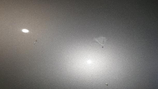 Foto: MOTORHAUBE eines Opel Corsa 1.0 12V