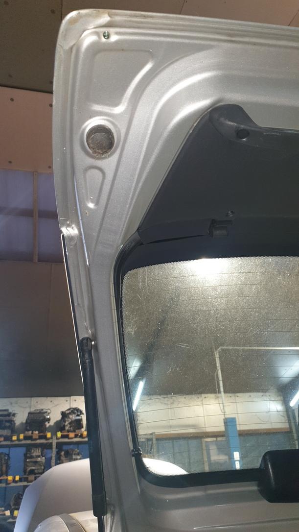 Foto: HECKKLAPPE / HECKDECKEL eines Opel Corsa 1.0 12V