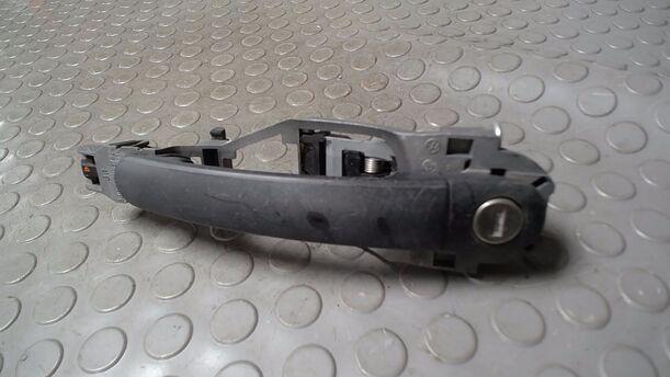 Foto: AUSSENGRIFF VORN LINKS eines VW Fox 1.2