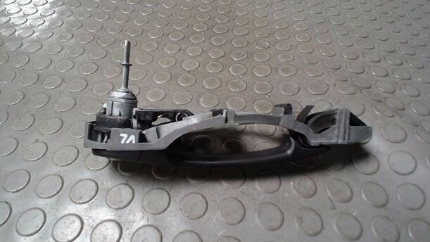 Foto: AUSSENGRIFF VORN LINKS eines VW Fox 1.2