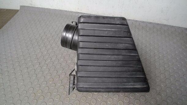 Foto: LUFTFILTERKASTEN eines VW Fox 1.2 L