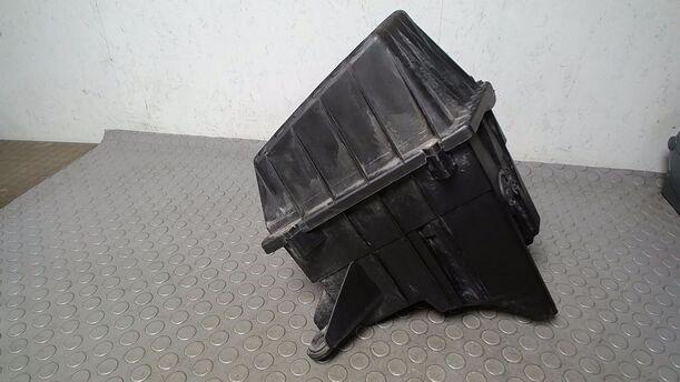 Foto: LUFTFILTERKASTEN eines VW Fox 1.2 L