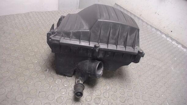 Foto: LUFTFILTERKASTEN eines Opel Corsa 1.0 12V L