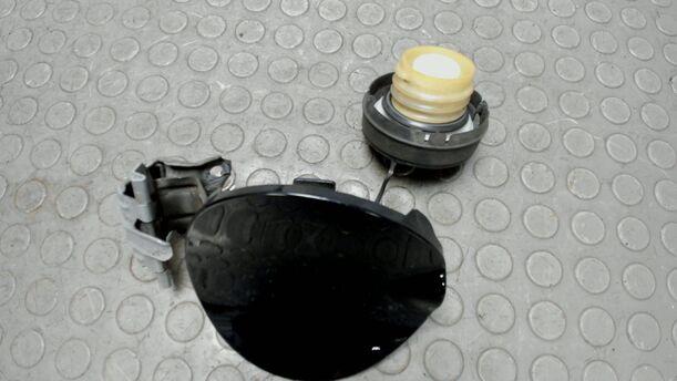 Foto: TANKKLAPPE / TANKDECKEL eines Toyota Aygo L