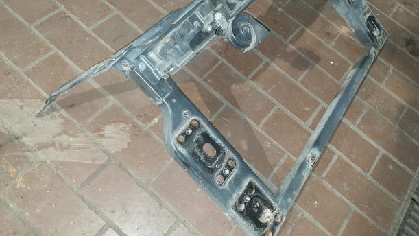 Foto: FRONTBLECH/ SCHLOSSTRÄGER eines Ford Ka 1.2 L