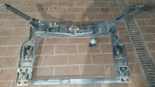 Foto: FRONTBLECH/ SCHLOSSTRÄGER eines Ford Ka 1.2 L