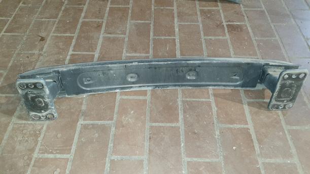 Foto: VERSTÄRKUNG VORN eines Ford Ka 1.2 L