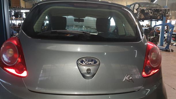 Foto: HECKKLAPPE/ HECKDECKEL eines Ford Ka 1.2 L
