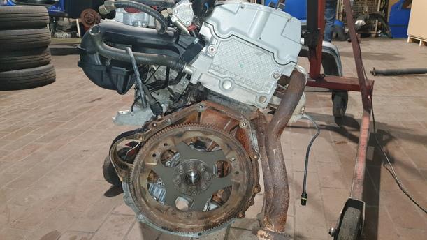 Foto: MOTOR eines Mercedes-Benz E 200 L