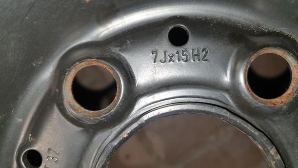 Foto: RESERVERAD / ERSATZRAD 205/65x15 eines Mercedes-Benz E 200 L