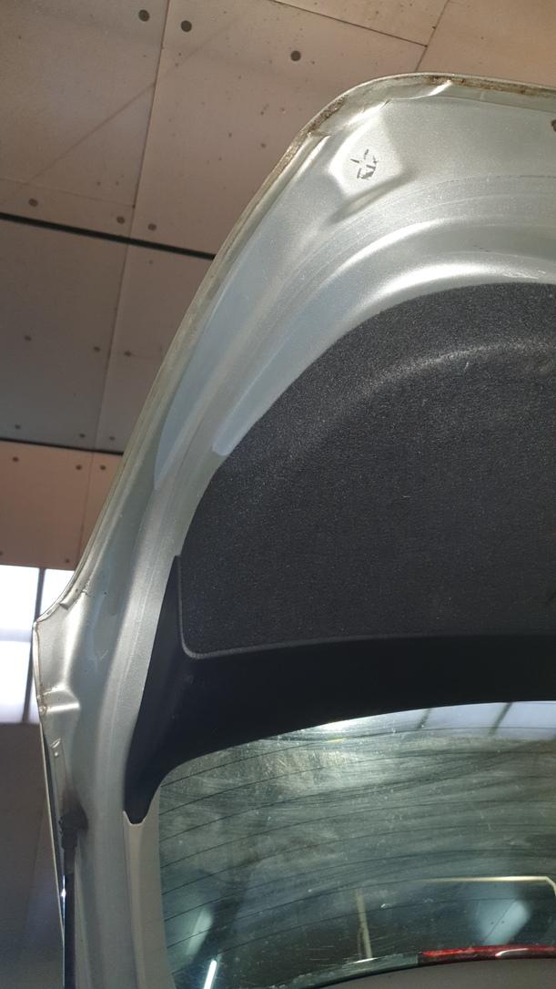 Foto: HECKKLAPPE / HECKDECKEL eines Toyota Avensis 1.8 VVT-i Combi L