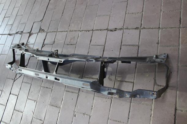 Foto: FRONTBLECH / SCHLOSSTRÄGER eines VW Passat Variant 1.8 LX
