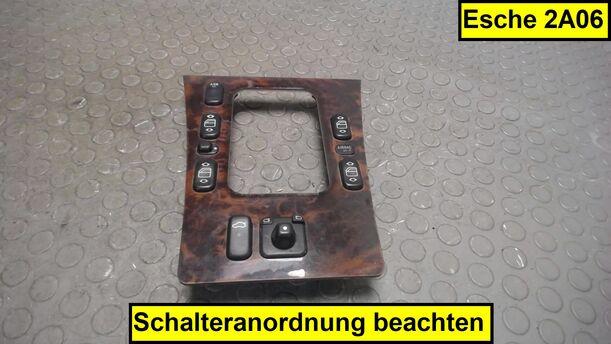 Foto: SCHALTERLEISTE / FENSTERHEBERSCHALTER eines Mercedes-Benz E 200 LX