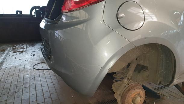 Foto: STOSSFÄNGER/ STOßSTANGE HINTEN eines Ford Ka 1.2 LX
