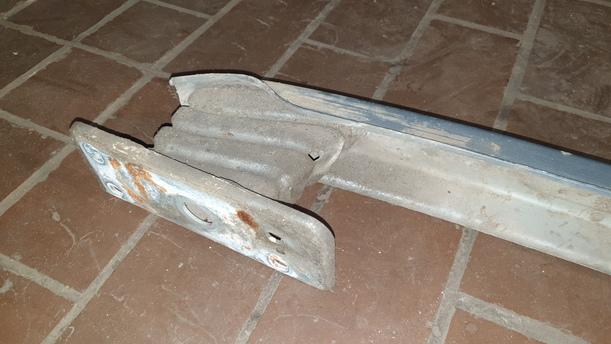 Foto: VERSTÄRKUNG HINTEN eines Ford Ka 1.2 LX