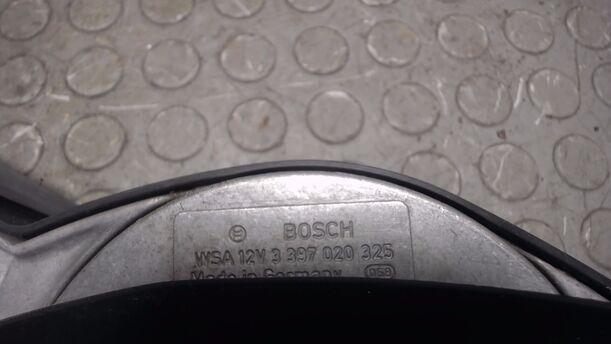 Foto: SCHEIBENWISCHERGESTÄNGE ( BOSCH ) eines Mercedes-Benz E 200 LX