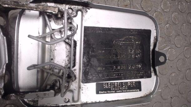Foto: TANKKLAPPE / TANKDECKEL eines Mercedes-Benz E 200 LX