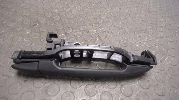 Foto: AUSSENGRIFF TÜR HINTEN LINKS eines Mercedes-Benz E 200 LX