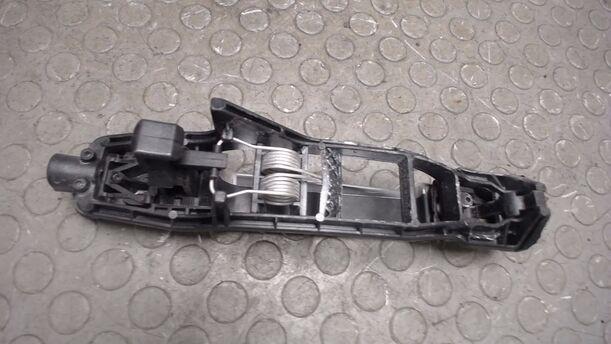 Foto: AUSSENGRIFF TÜR HINTEN LINKS eines Mercedes-Benz E 200 LX
