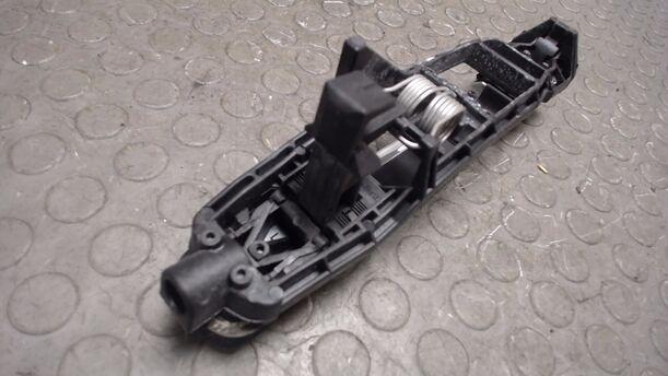 Foto: AUSSENGRIFF TÜR HINTEN LINKS eines Mercedes-Benz E 200 LX