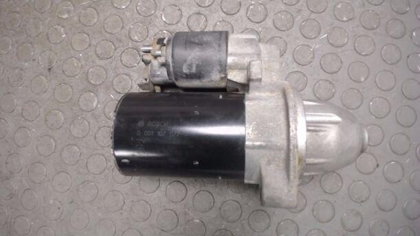 Foto: ANLASSER / STARTER BOSCH eines Mercedes-Benz E 200 LX