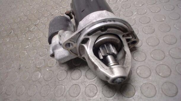 Foto: ANLASSER / STARTER BOSCH eines Mercedes-Benz E 200 LX