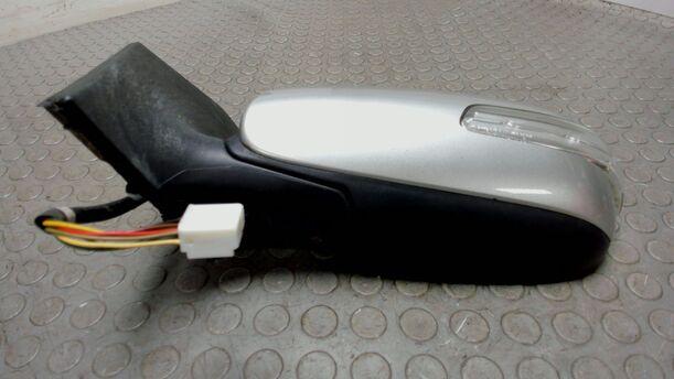 Foto: AUSSENSPIEGEL LINKS ELEKTRISCH ANKLAPPBAR eines Toyota Avensis 1.8 VVT-i Combi LX