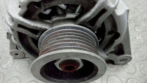 Foto: LICHTMASCHINE ( 90A ) eines Toyota Avensis 1.8 VVT-i Combi LX