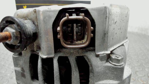 Foto: LICHTMASCHINE ( 90A ) eines Toyota Avensis 1.8 VVT-i Combi LX