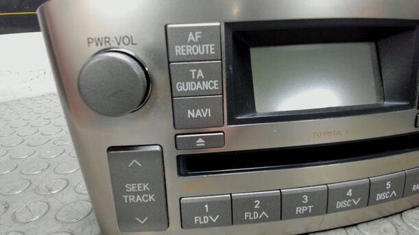 Foto: RADIO ( OHNE CODEKARTE ) eines Toyota Avensis 1.8 VVT-i Combi LX