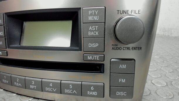 Foto: RADIO ( OHNE CODEKARTE ) eines Toyota Avensis 1.8 VVT-i Combi LX