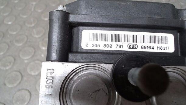 Foto: HAUPTBREMSAGGREGAT ABS eines Ford Ka 1.2 LX