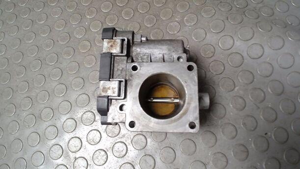 Foto: DROSSELKLAPPENSTUTZEN/ DROSSELKLAPPE eines Ford Ka 1.2 LX