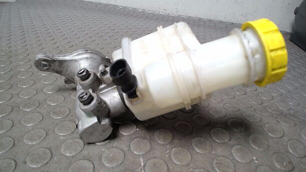 Foto: HAUPTBREMSZYLINDER eines Ford Ka 1.2 LX