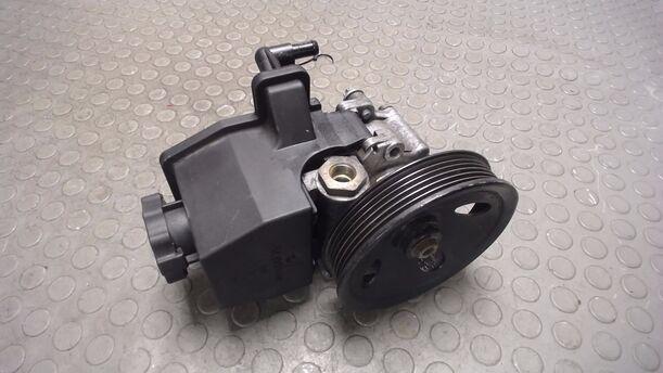 Foto: PUMPE SERVOLENKUNG eines Mercedes-Benz E 200 LX