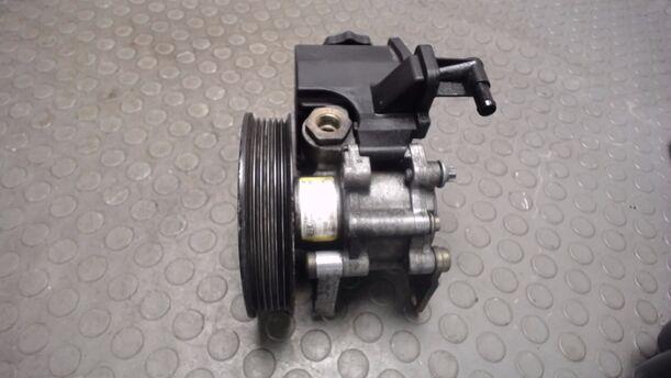Foto: PUMPE SERVOLENKUNG eines Mercedes-Benz E 200 LX