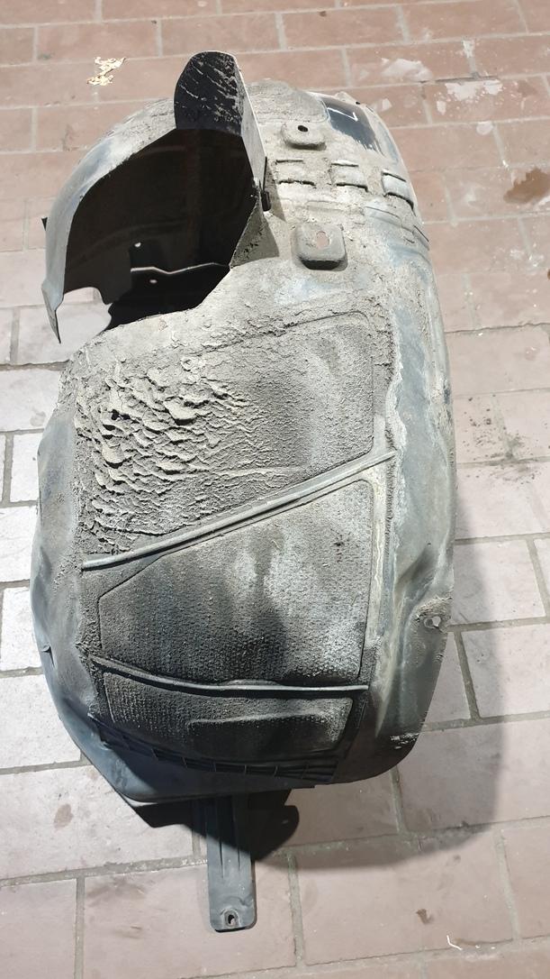Foto: RADHAUSSCHALE / INNENKOTFLÜGEL VORNE LINKS eines Opel Astra 2.0 CDTI DPF ecoFLEX SportsTourer Start/Stop