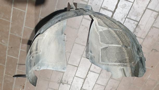 Foto: RADHAUSSCHALE / INNENKOTFLÜGEL VORNE LINKS eines Opel Astra 2.0 CDTI DPF ecoFLEX SportsTourer Start/Stop
