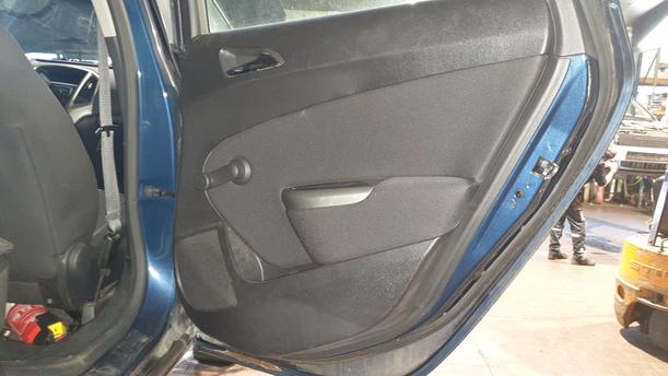 Foto: TÜR HINTEN RECHTS ( 4/5 TÜRER ) eines Opel Astra 2.0 CDTI DPF ecoFLEX SportsTourer Start/Stop