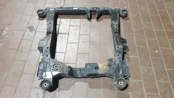 Foto: VORDERACHSTRÄGER eines Opel Astra 2.0 CDTI DPF ecoFLEX SportsTourer Start/Stop