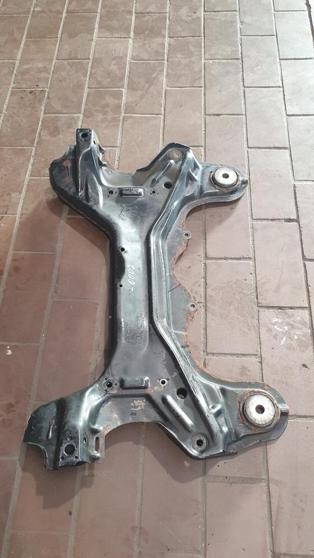 Foto: VORDERACHSE /ACHSTRÄGER VORN eines VW Golf 1.9 TDI LX