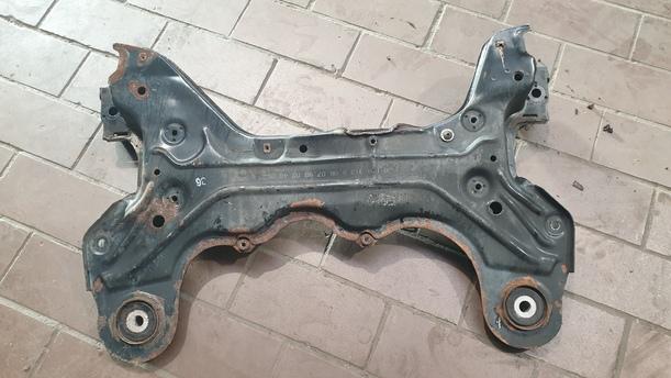 Foto: VORDERACHSE /ACHSTRÄGER VORN eines VW Golf 1.9 TDI LX