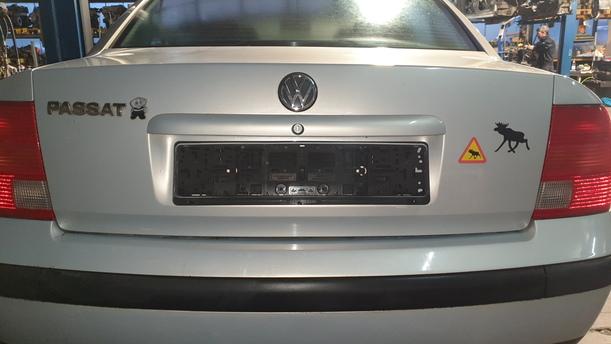 Foto: HECKDECKEL / HECKKLAPPE eines VW Passat 1.6 LX
