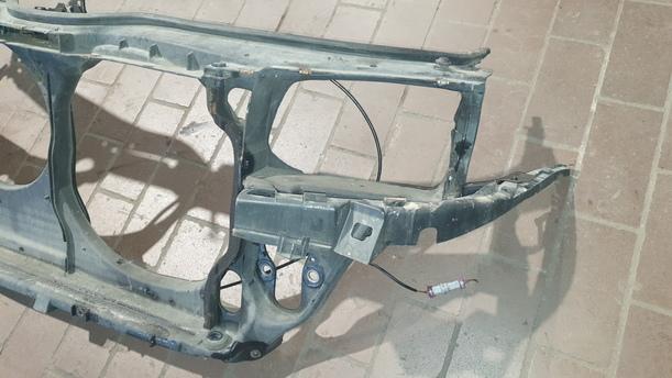 Foto: FRONTBLECH / SCHLOSSTRÄGER eines VW Passat 1.6 LX