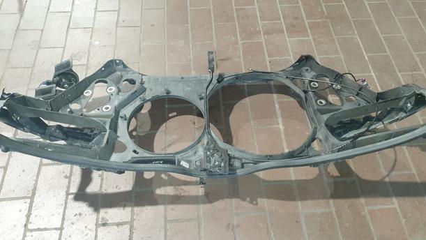 Foto: FRONTBLECH / SCHLOSSTRÄGER eines VW Passat 1.6 LX